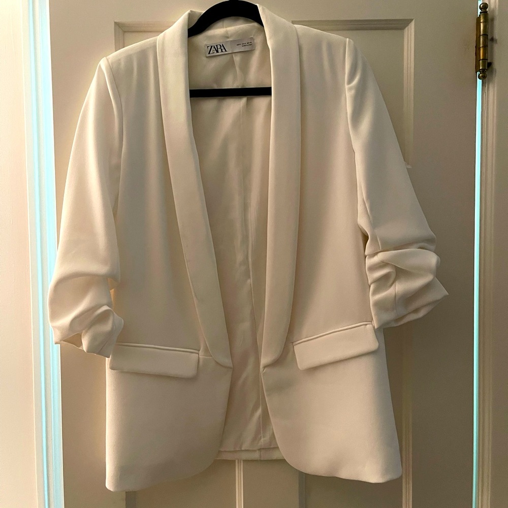 White Zara blazer